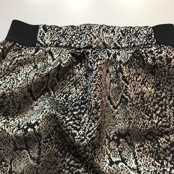 Gold Metallic Abstract Skirt - Picture 5 of 8